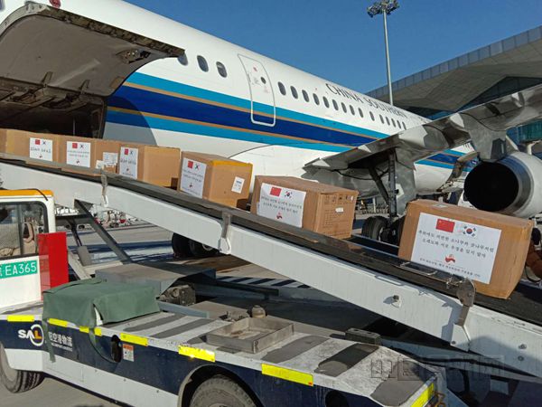 沈陽空港物流公司保障遼寧省緊急捐贈日韓防疫物資起航
