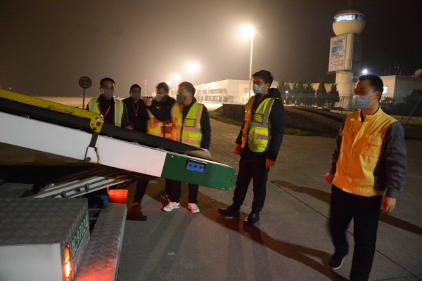 柬埔寨空運三峽機場戰(zhàn)疫先鋒吳颋：并非無所畏懼，而是義不容辭