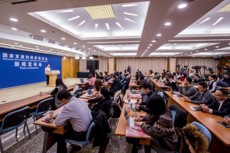 國家發(fā)展改革委舉行2020年1月份新聞發(fā)布會(huì) 介紹宏觀經(jīng)濟(jì)運(yùn)行情況并回應(yīng)熱點(diǎn)問