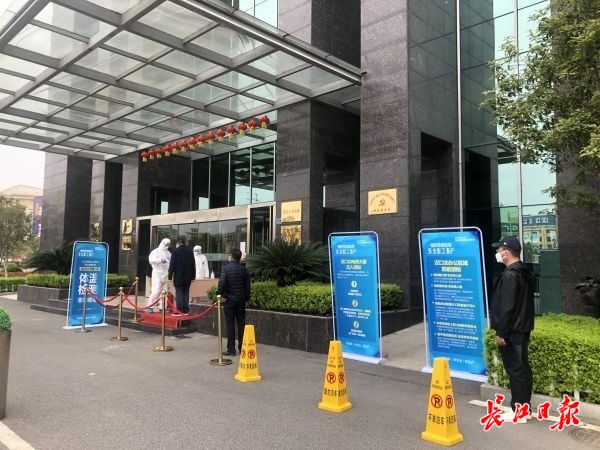 漢口北率先恢復(fù)通達(dá)全省物流專(zhuān)線，首日發(fā)貨5000件