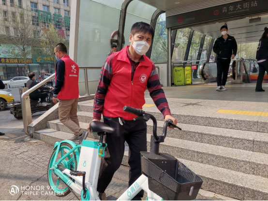 貨拉拉沈陽司機(jī)義務(wù)消殺助力學(xué)校復(fù)學(xué)