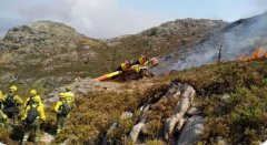 兩國共有大約100名消防隊員和10架消防飛機參與救援
-墨西哥空運