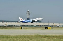  國航“冬奧冰雪號”主題彩繪飛機得名源于北京2022年冬奧會和冬殘奧會吉祥物