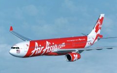 規(guī)模大的航空公司勉強(qiáng)靠著政府救助、貸款融資、封存機(jī)隊(duì)、裁員減薪等方式開