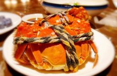 騎士會(huì)為每只大閘蟹進(jìn)行捆綁、包裝、搬運(yùn)等工作
-香港國(guó)際快遞