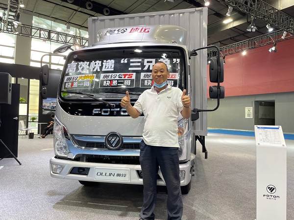 50萬公里只換過離合皮帶 奧鈴速運讓小梁變成了梁總
