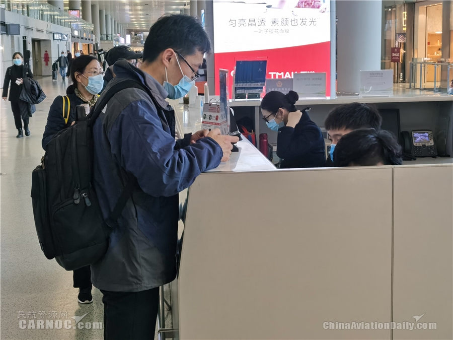 票務(wù)變更無需二次安檢 東航首個(gè)國內(nèi)候機(jī)大廳票務(wù)柜臺(tái)正式啟用
-上海FedEx