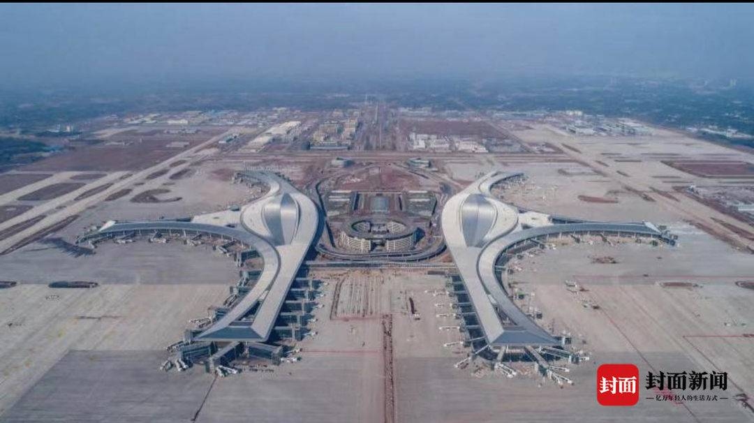 成都天府國(guó)際機(jī)場(chǎng)試飛跑道“全揭秘” 新技術(shù)新工藝首創(chuàng)國(guó)內(nèi)多個(gè)第一