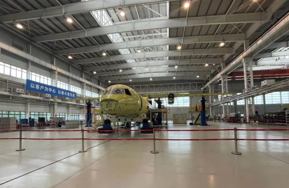 新船700飛機102架機順利完成翼身對接